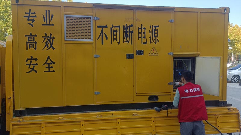 北屯柴油发电机组和UPS电源配合使用时，如何避免切换过程中的电力中断？